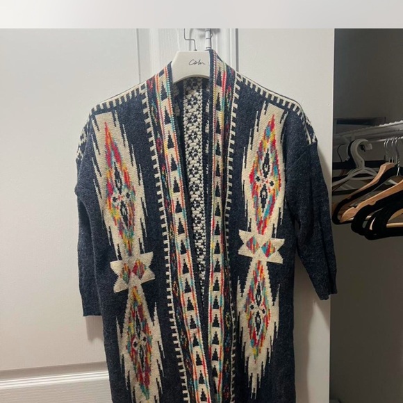 Colorful Geometric Patterned Cardigan - Picture 3 of 6